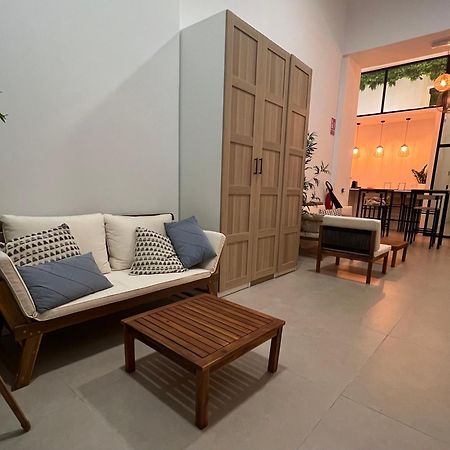 Nina Mala Hotel Valencia Luaran gambar