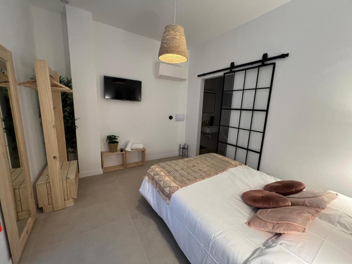 Nina Mala Hotel Valencia Luaran gambar