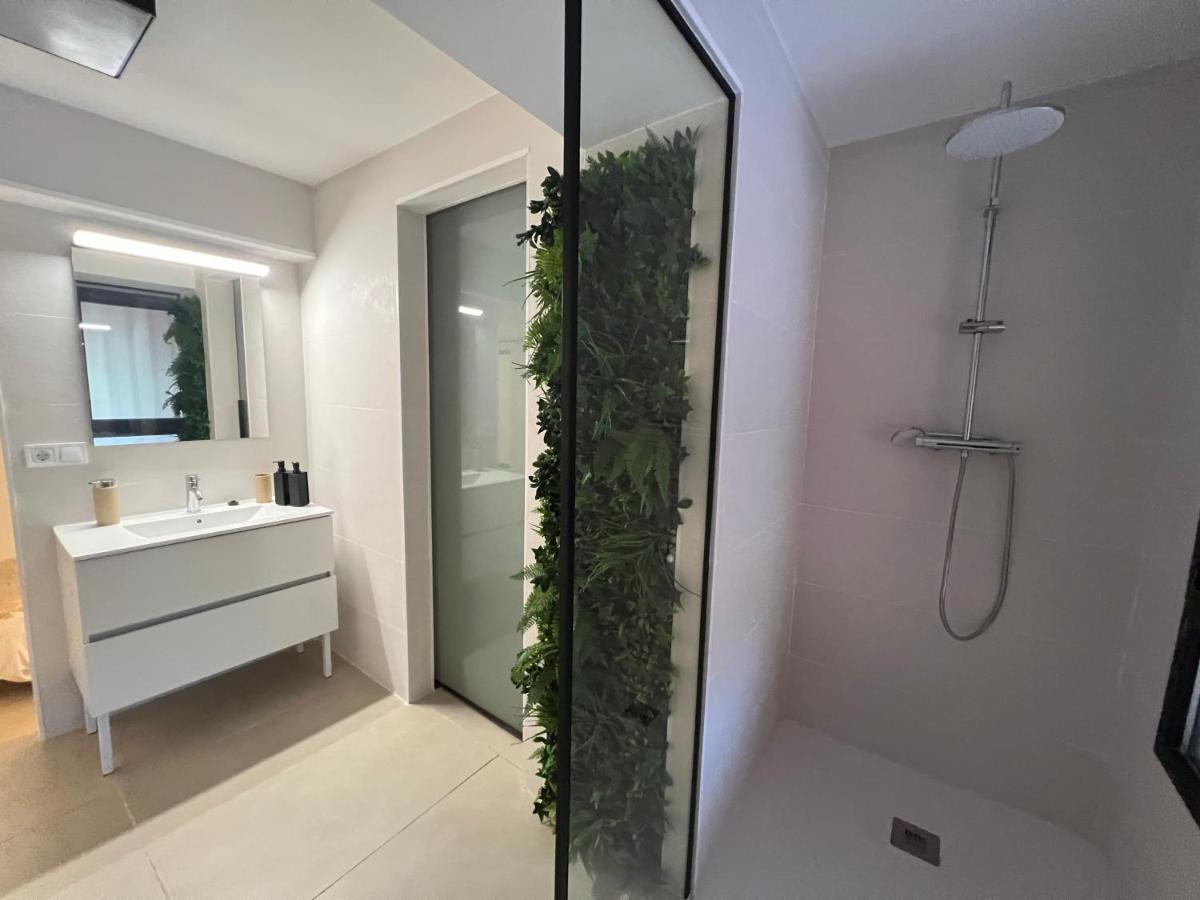 Nina Mala Hotel Valencia Luaran gambar