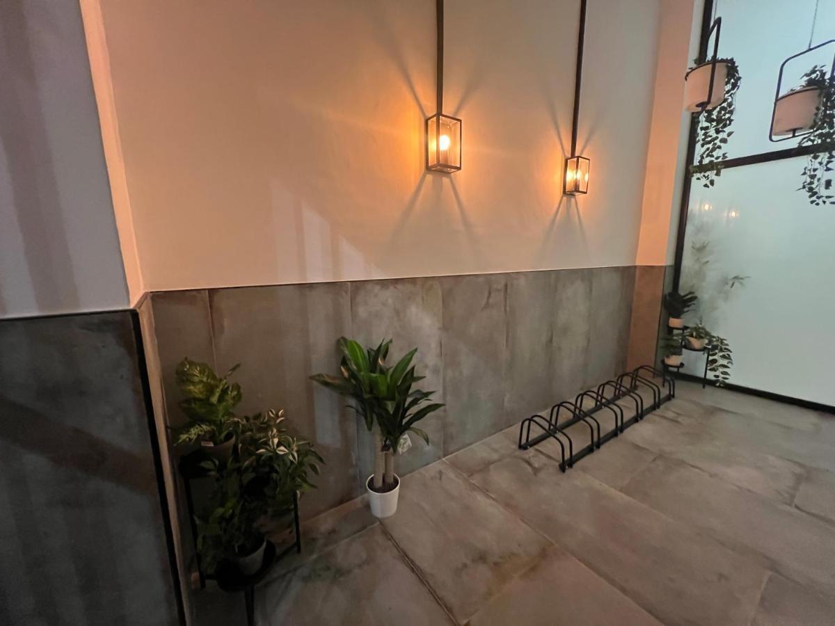 Nina Mala Hotel Valencia Luaran gambar