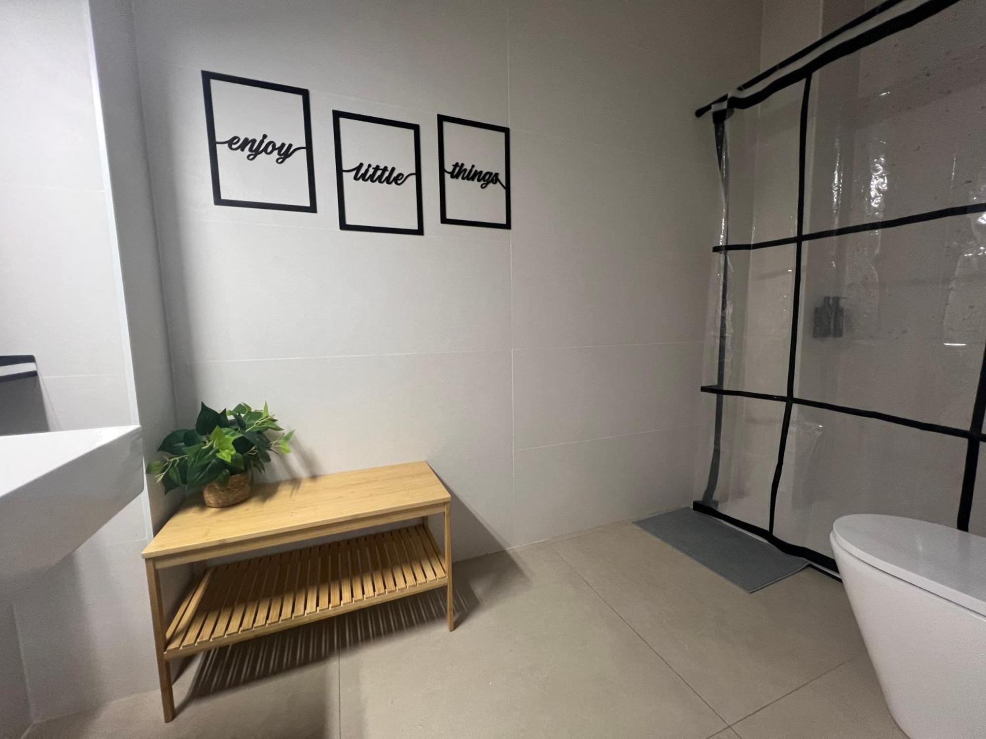 Nina Mala Hotel Valencia Luaran gambar